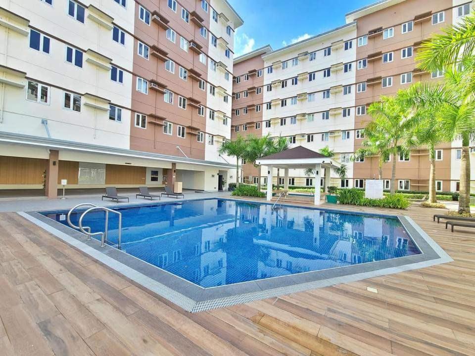 Auberge Condotels At Smdc Hope Residences 트레스 마르티레스 외부 사진
