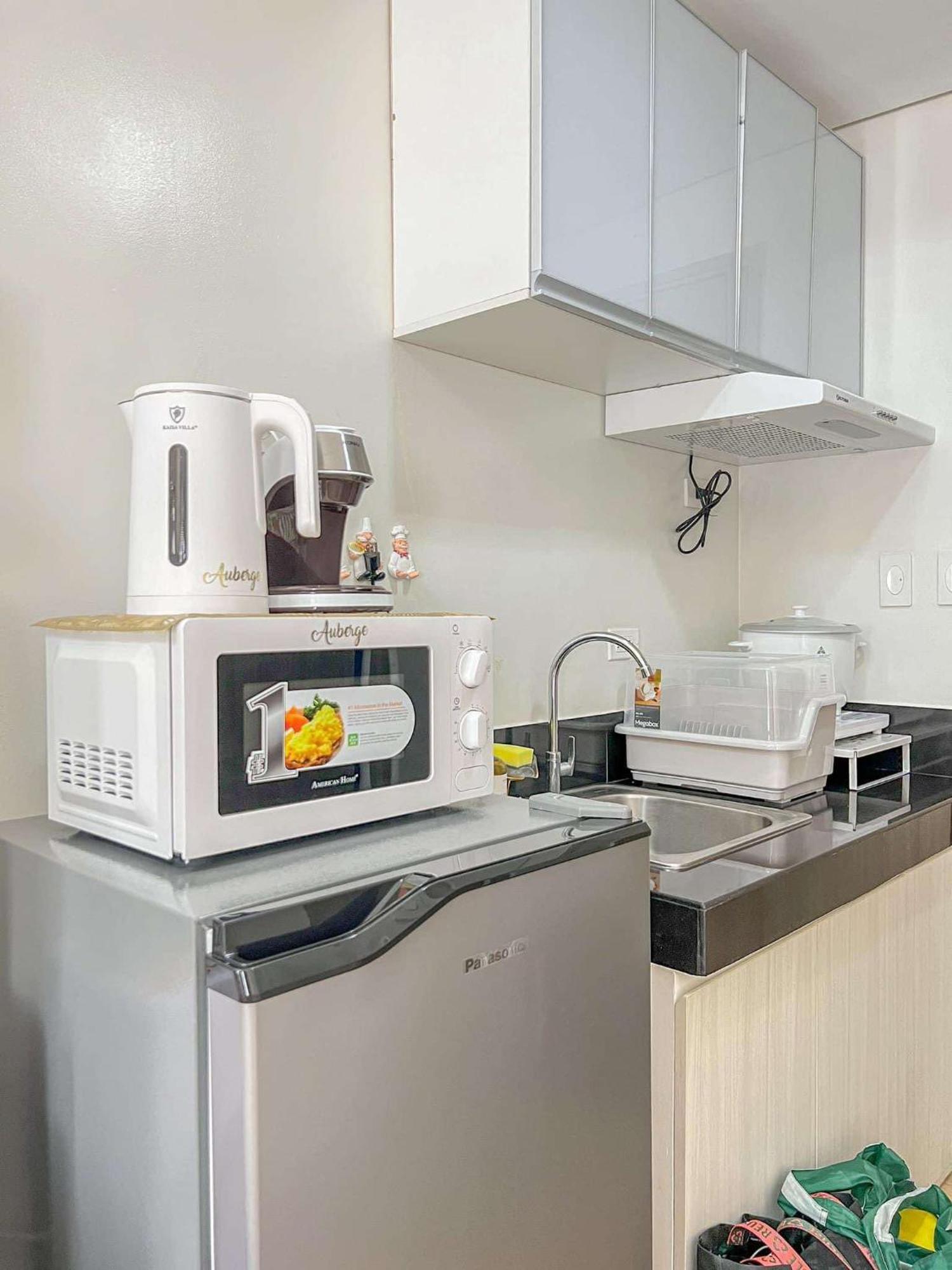 Auberge Condotels At Smdc Hope Residences 트레스 마르티레스 외부 사진